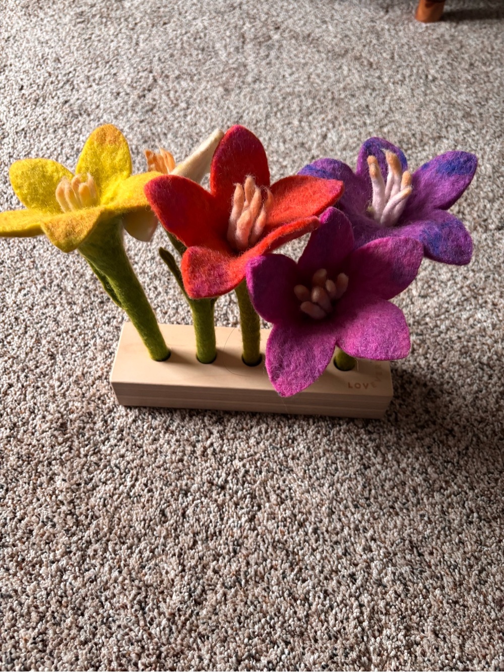Lovevery Felt Flowers and Posting Stand